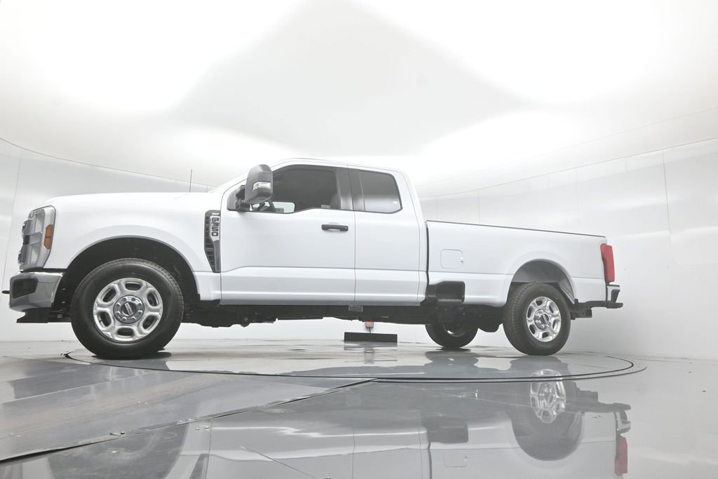 New 2026 Ford F350 XLT RWD image 7