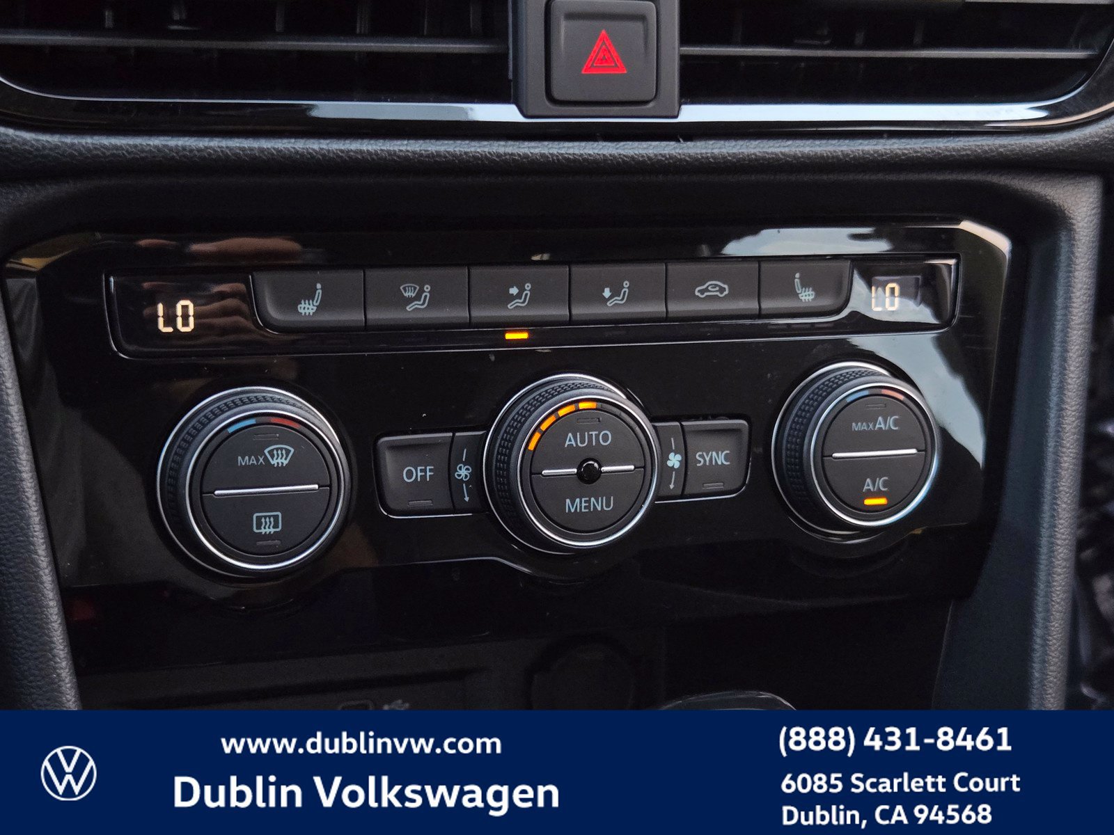 Certified 2024 Volkswagen Taos SE FWD image 19