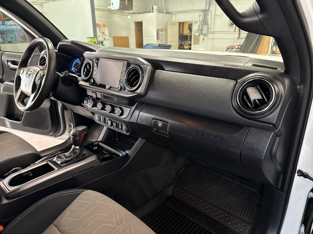 Used 2023 Toyota Tacoma TRD Off-Road w/ Technology Package image 47