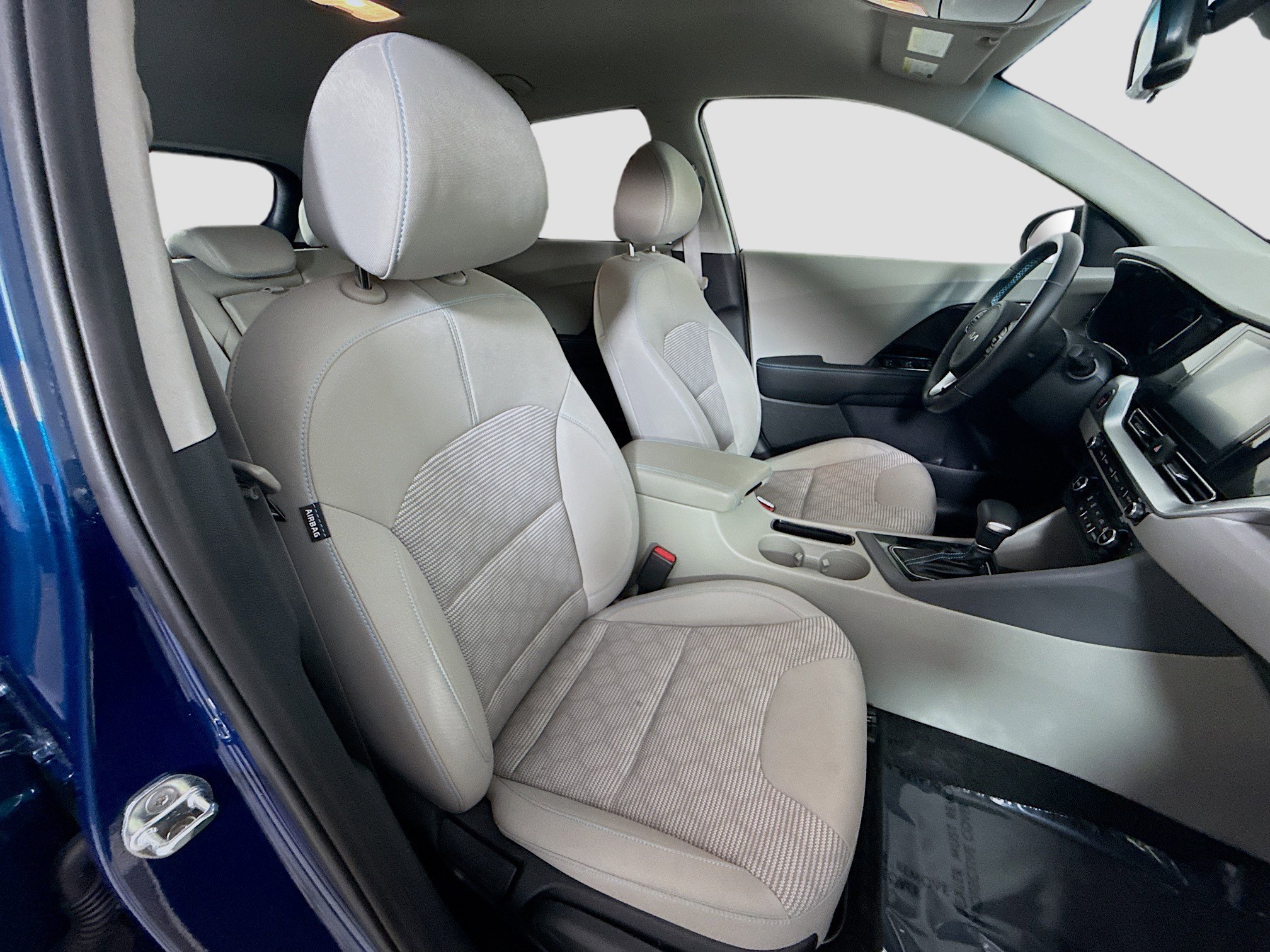 Used 2022 Kia Niro LXS image 29