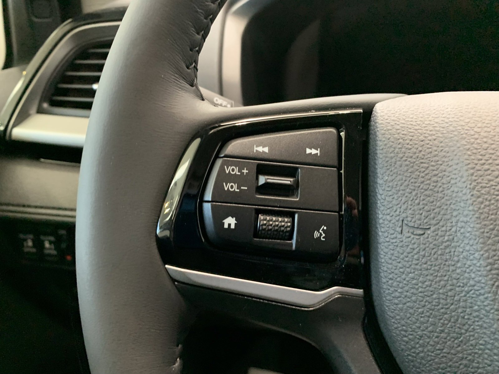 New 2026 Honda Odyssey Touring image 14