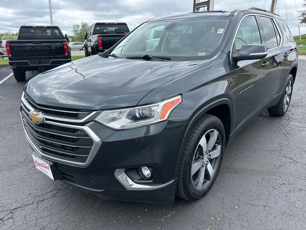 Used 2021 Chevrolet Traverse LT w/ LT Premium Package FWD image 9