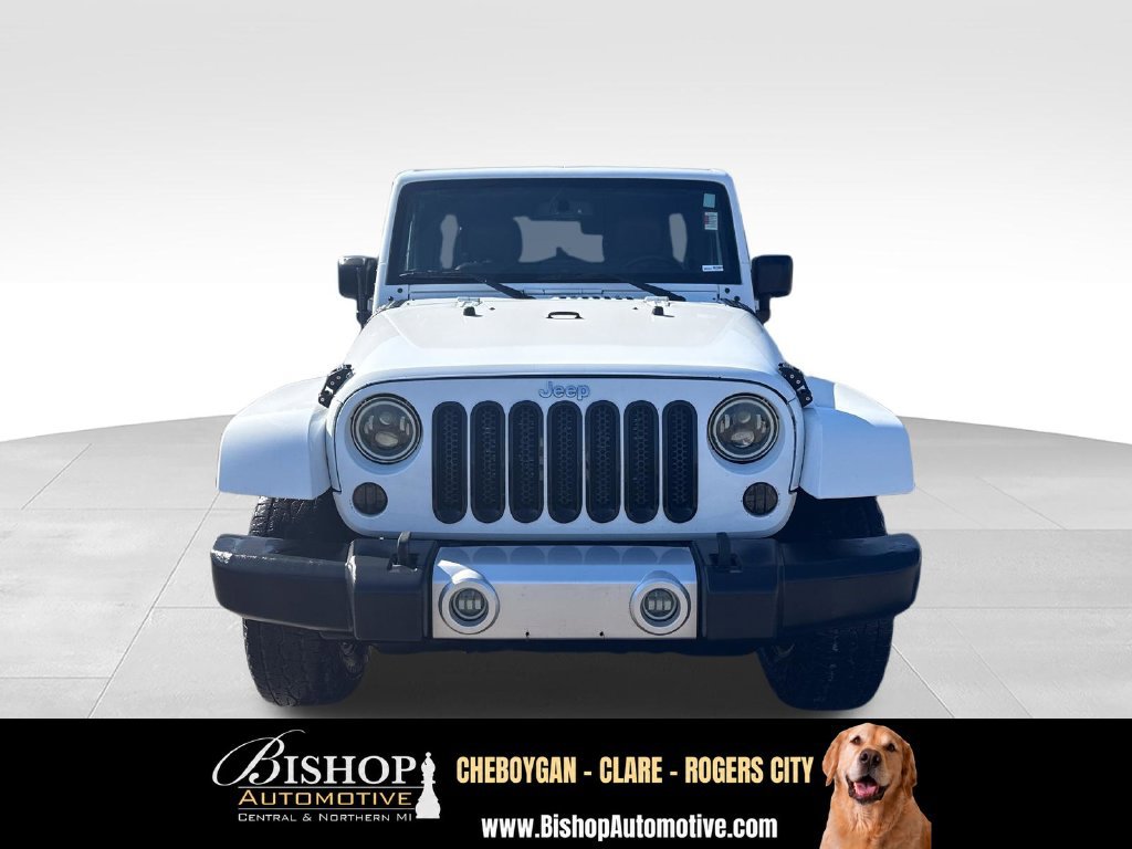 Used 2015 Jeep Wrangler Unlimited Sahara w/ Dual Top Group AWD/4WD image 13