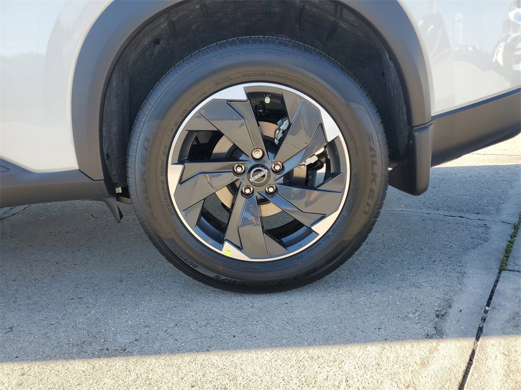 New 2026 Nissan Rogue SV image 5