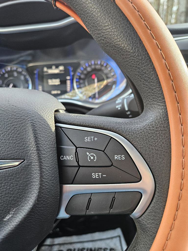 Used 2015 Chrysler 200 Limited image 18
