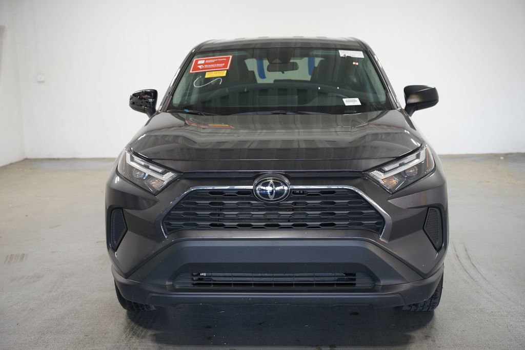 Used 2025 Toyota RAV4 LE AWD/4WD image 2