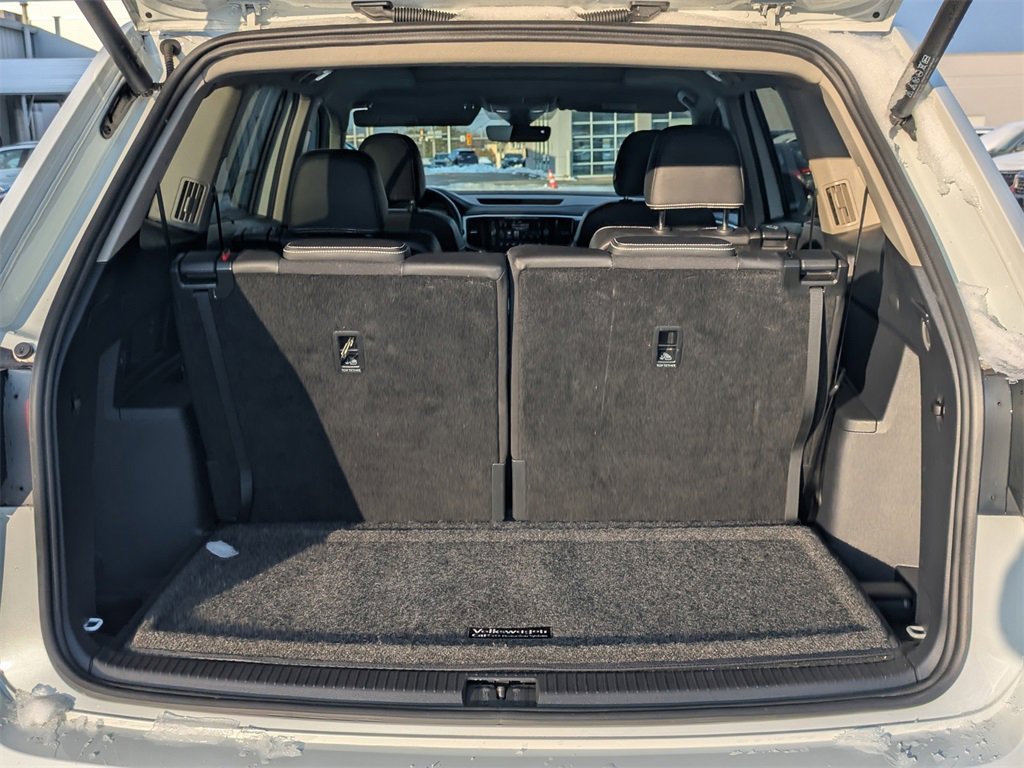 Certified 2023 Volkswagen Atlas SEL R-Line image 13