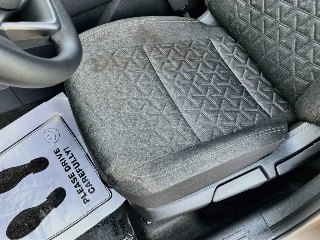 Used 2026 Nissan Kicks SV FWD image 19