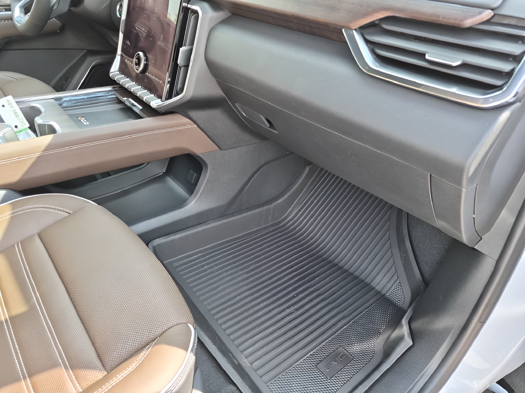 New 2027 GMC Acadia Denali Ultimate w/ LPO, Floor Liner Package AWD/4WD image 39