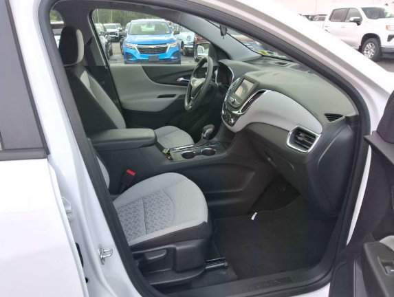 Used 2024 Chevrolet Equinox LS w/ Sport Edition AWD/4WD image 9
