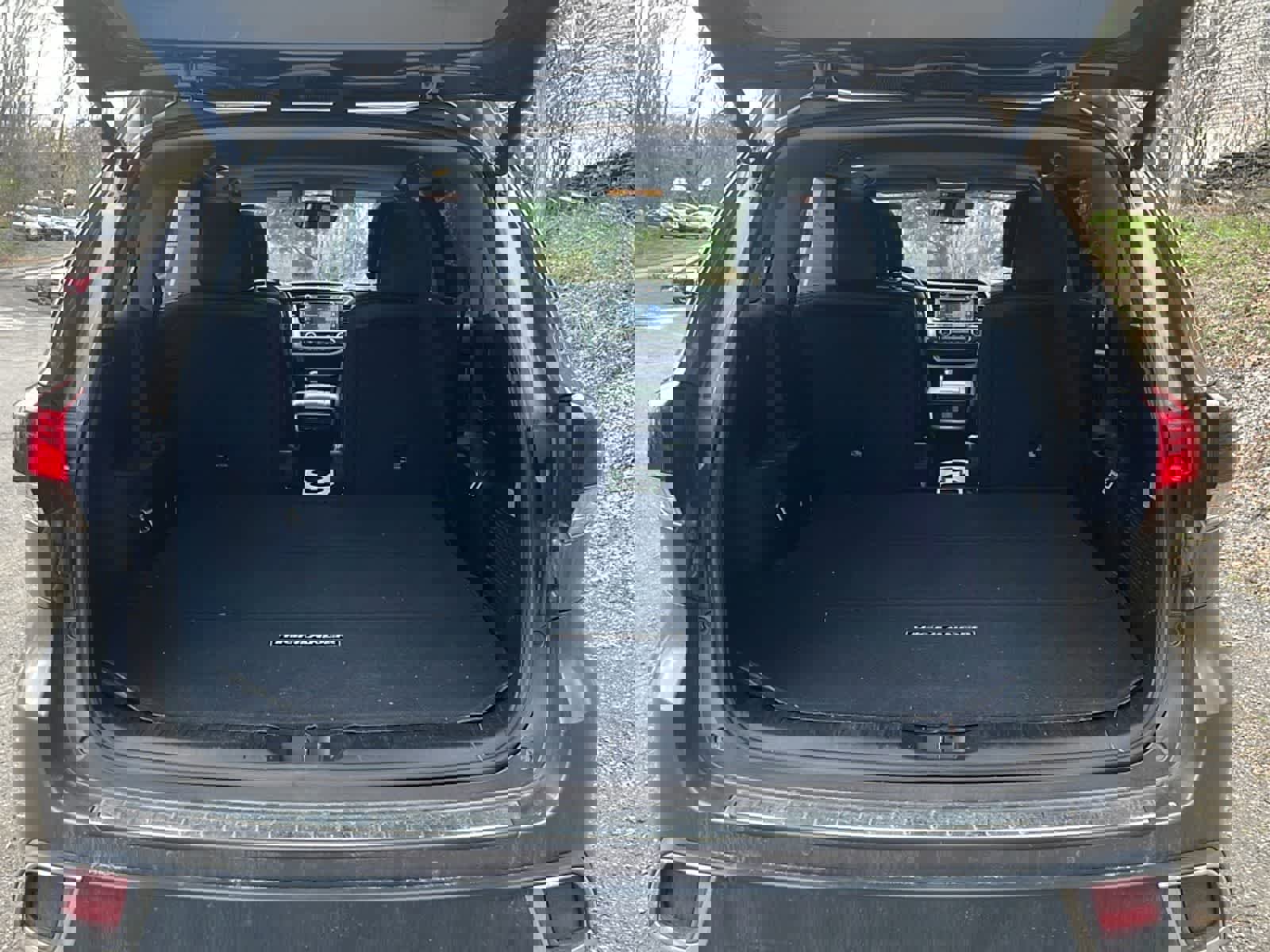 Used 2017 Toyota Highlander Limited w/ Protection Package #3 image 9