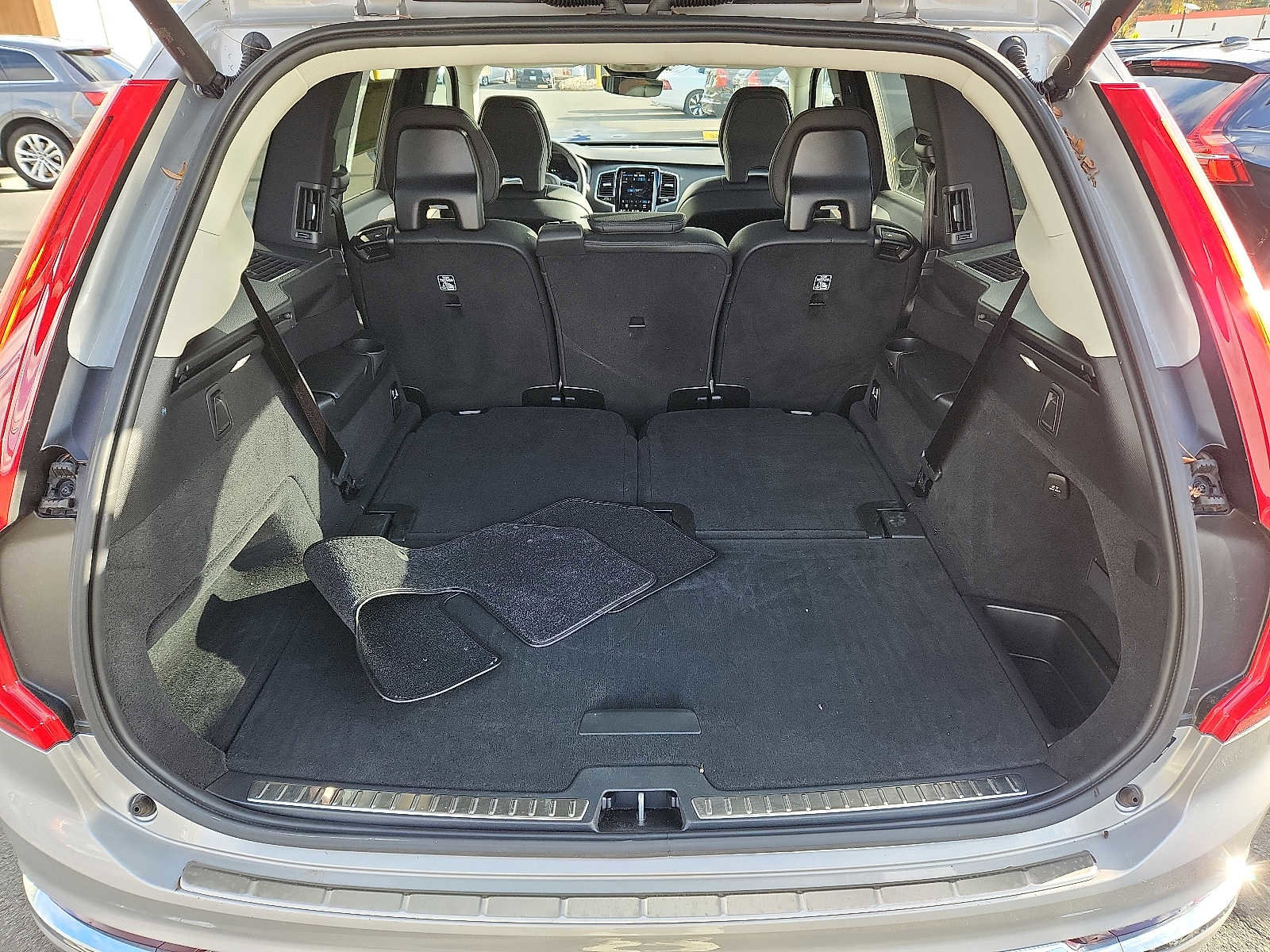 Certified 2024 Volvo XC90 T8 Plus image 26