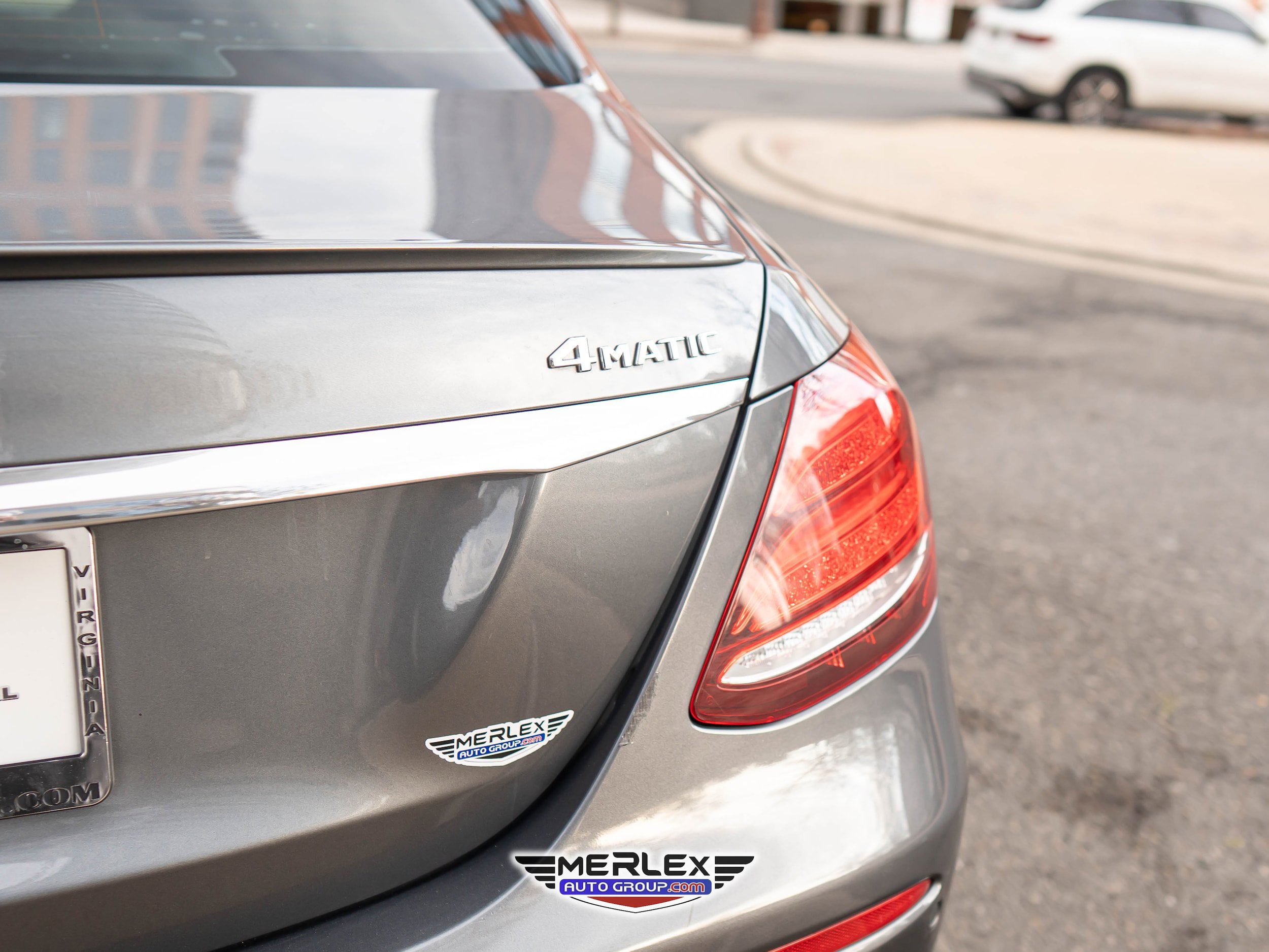 Used 2018 Mercedes-Benz E 400 4MATIC Sedan w/ Premium 3 Package image 45
