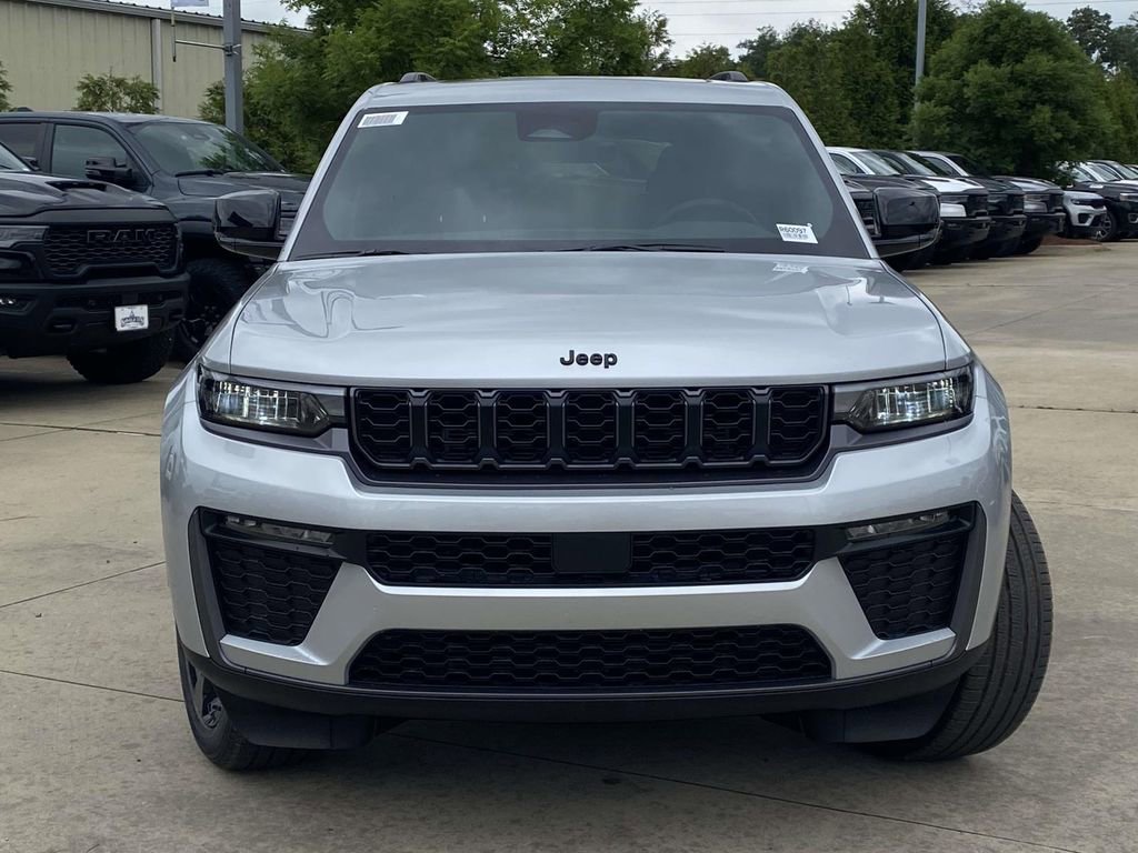 New 2026 Jeep Grand Cherokee Limited w/ Limited Altitude Package RWD image 2