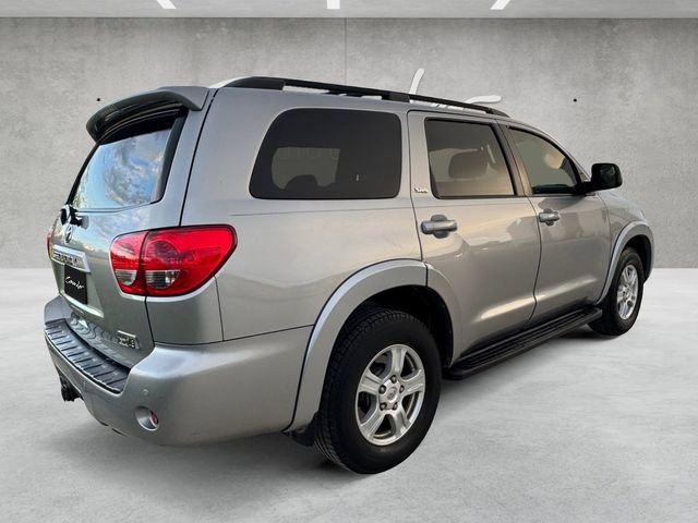 Used 2017 Toyota Sequoia SR5 w/ Premium Package RWD image 16