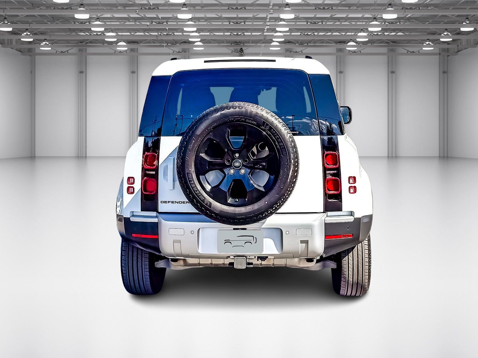 Used 2025 Land Rover Defender 90 S image 4