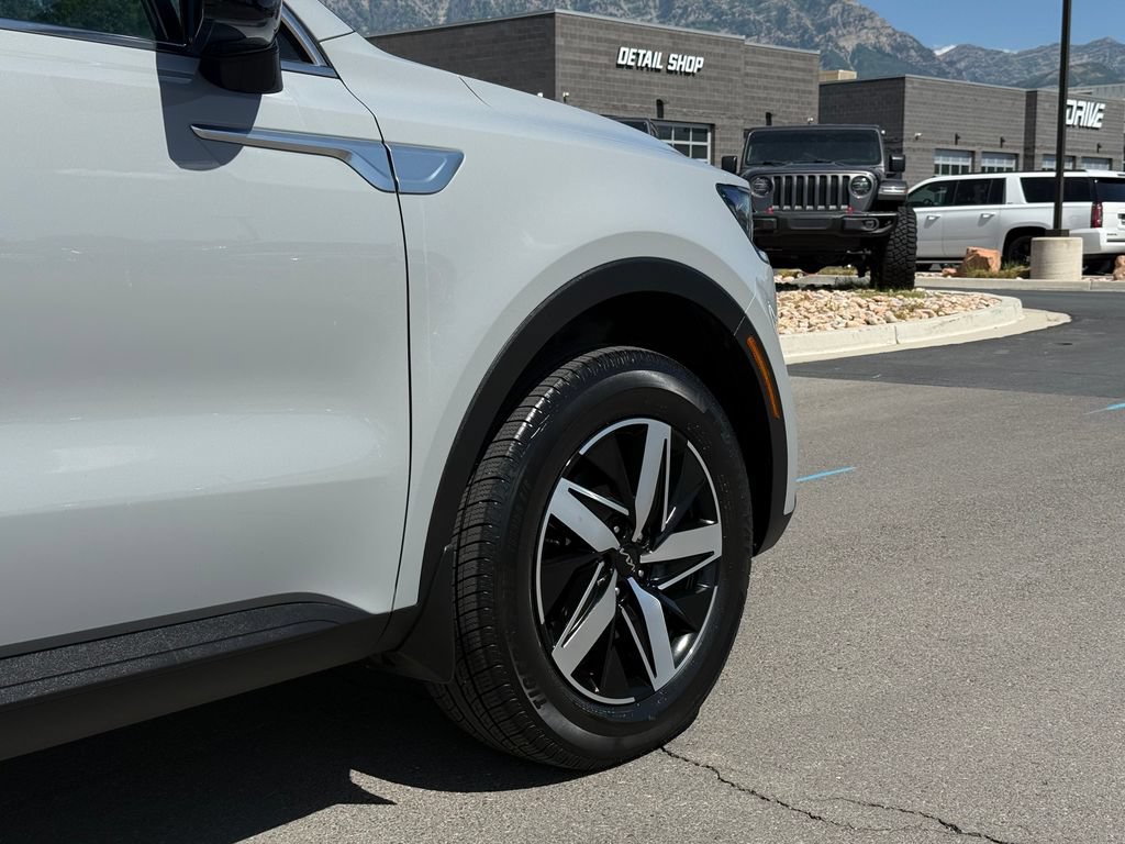 Used 2022 Kia Sorento LX AWD/4WD image 7