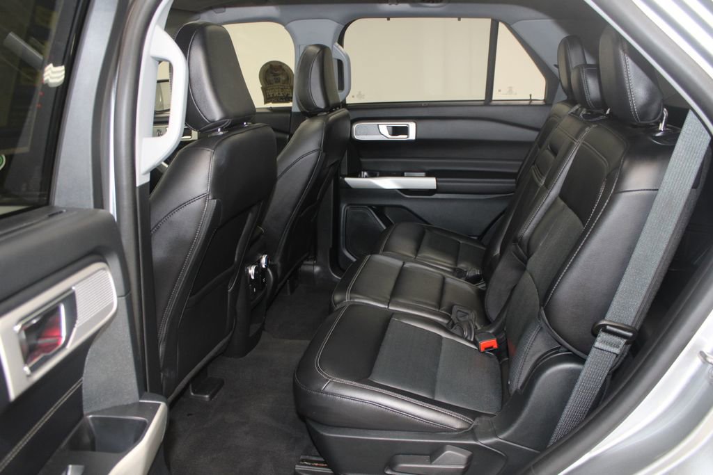 Used 2021 Ford Explorer Limited w/ Equipment Group 301A image 24