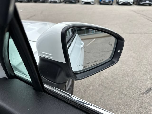 Used 2018 Volkswagen Tiguan SEL AWD/4WD image 38
