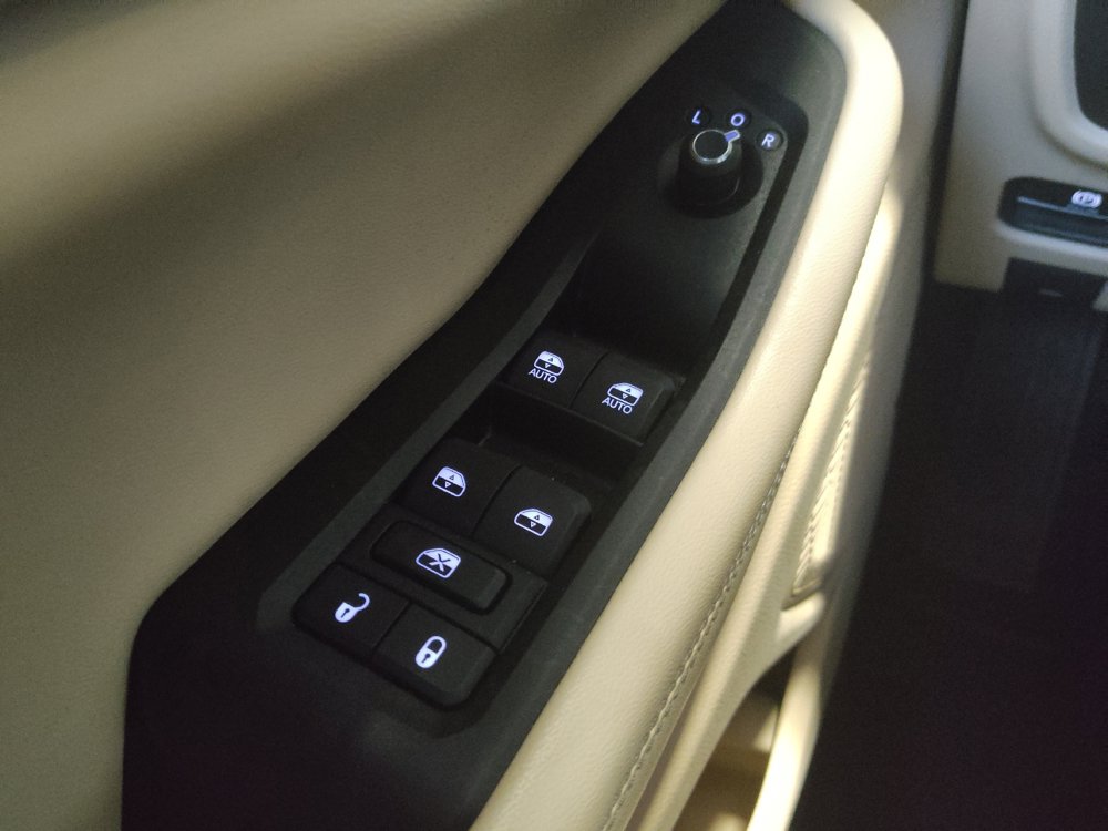 Used 2023 Jeep Grand Cherokee Limited RWD image 27
