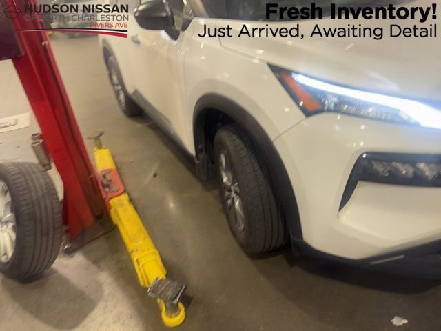 Used 2021 Nissan Rogue S FWD image 1