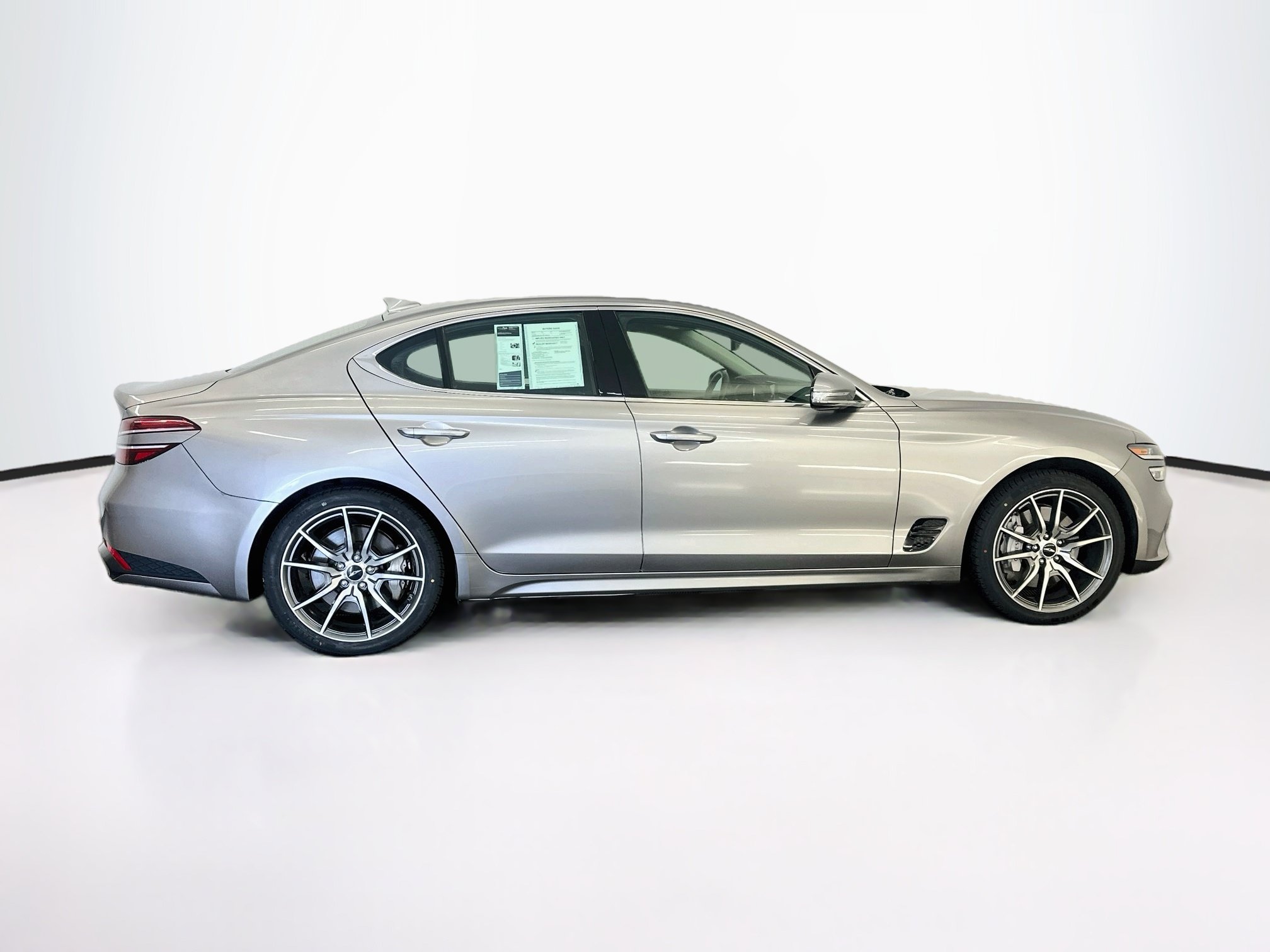 Used 2025 Genesis G70 2.5T AWD/4WD image 10