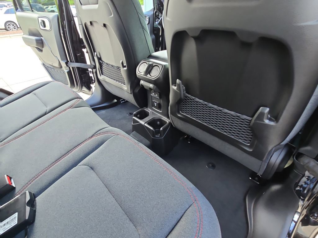 New 2026 Jeep Wrangler Unlimited Rubicon AWD/4WD image 12