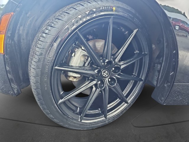 Used 2025 Toyota GR86 Premium RWD image 32