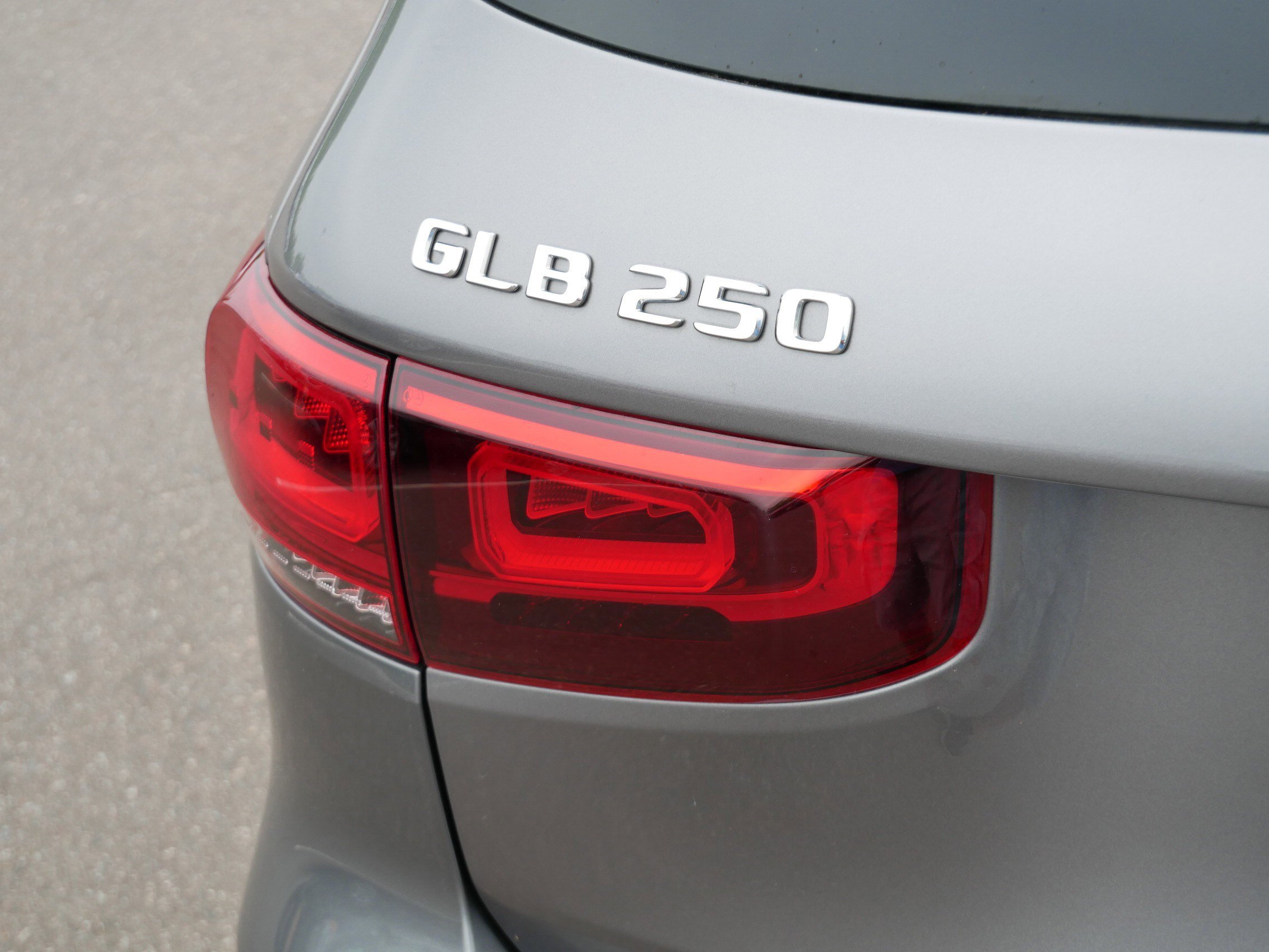 Used 2021 Mercedes-Benz GLB 250 4MATIC image 17