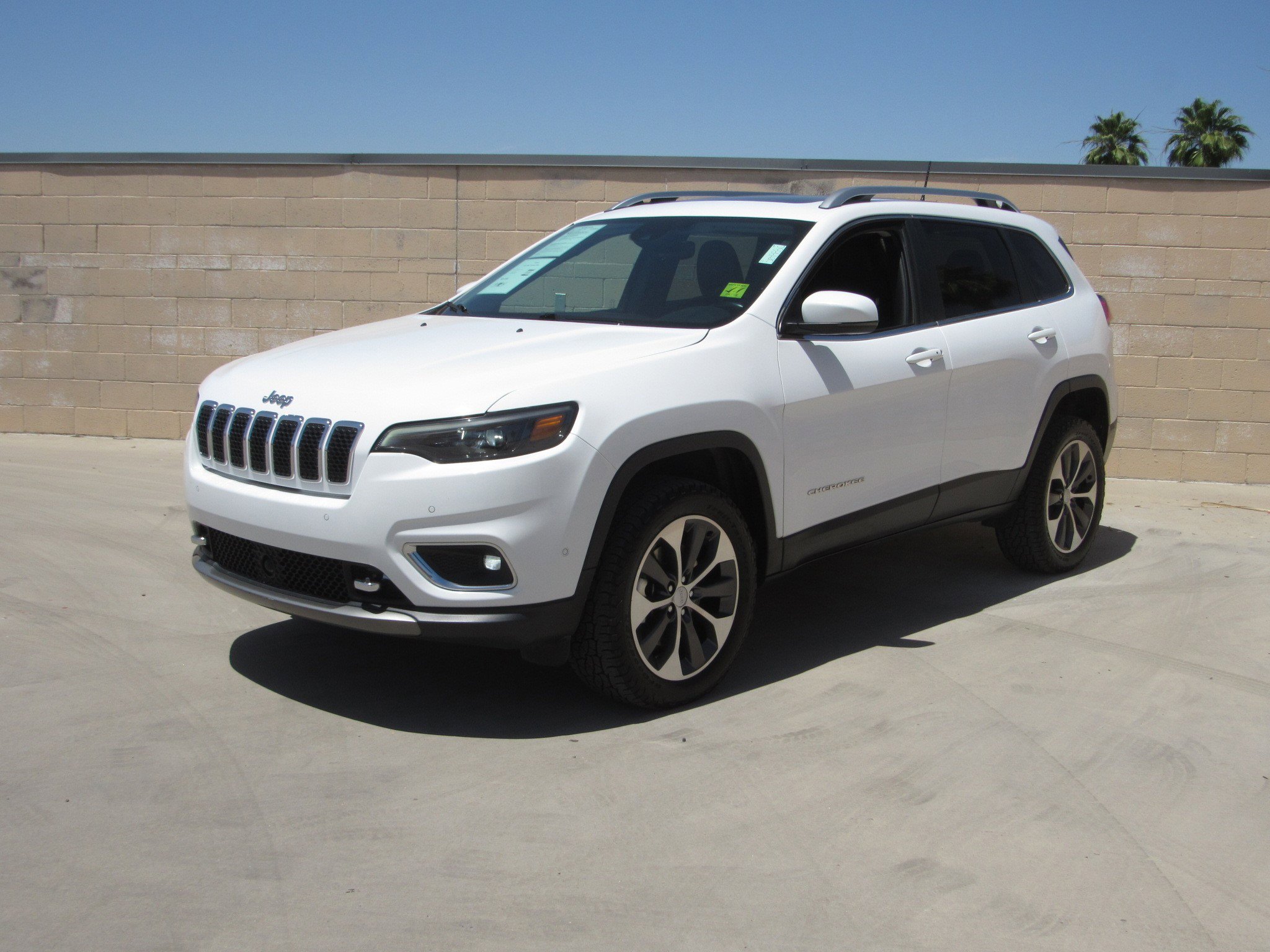 Used 2021 Jeep Cherokee Limited w/ Elite Package AWD/4WD image 1