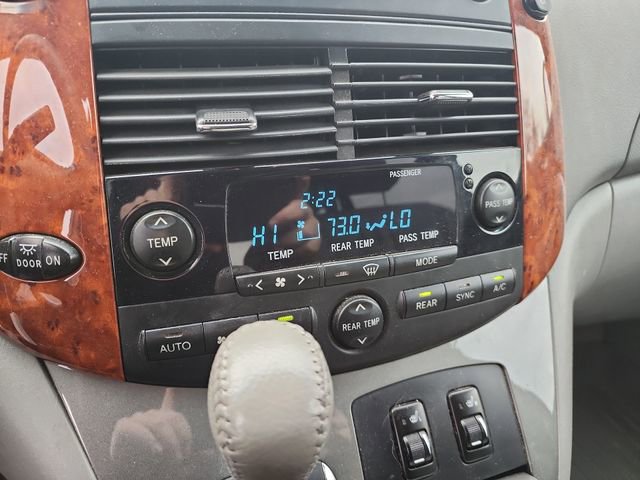 Used 2009 Toyota Sienna XLE image 8