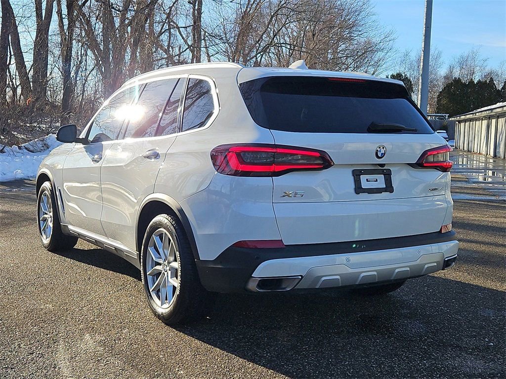 Used 2023 BMW X5 xDrive40i w/ Premium Package image 3