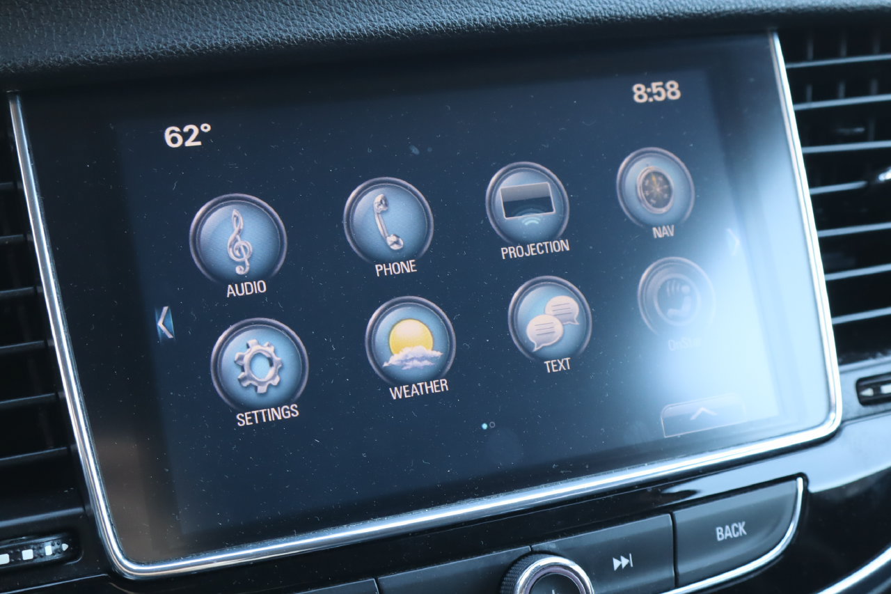 Used 2018 Buick Encore Sport Touring FWD image 8