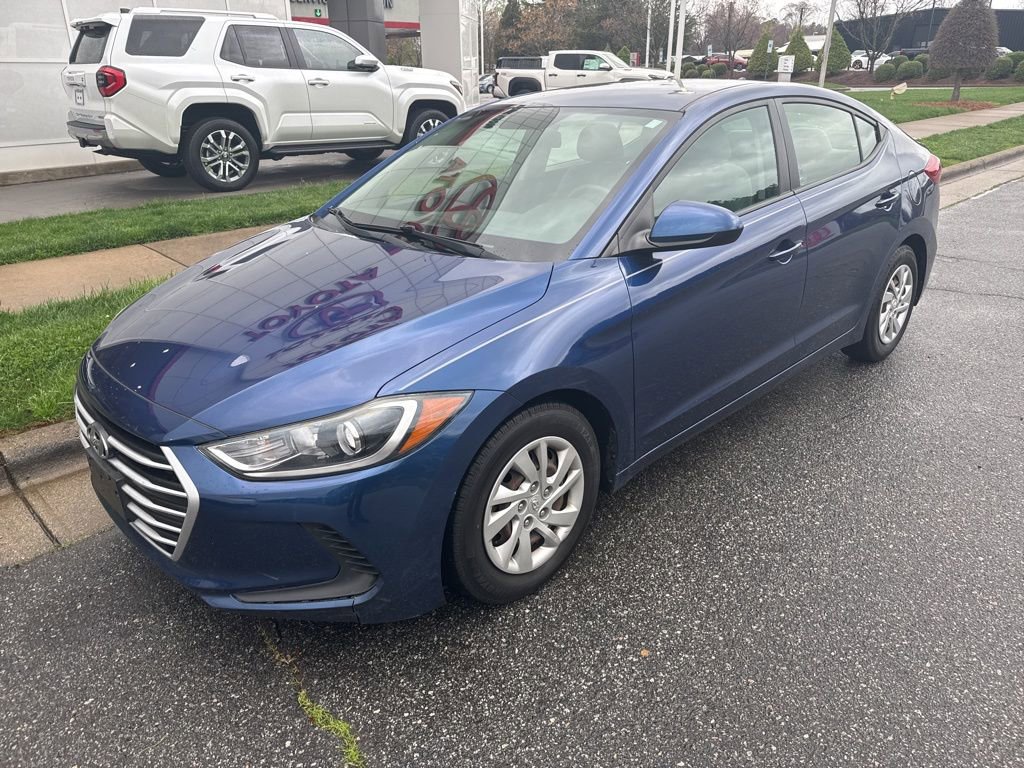 Used 2017 Hyundai Elantra SE image 3