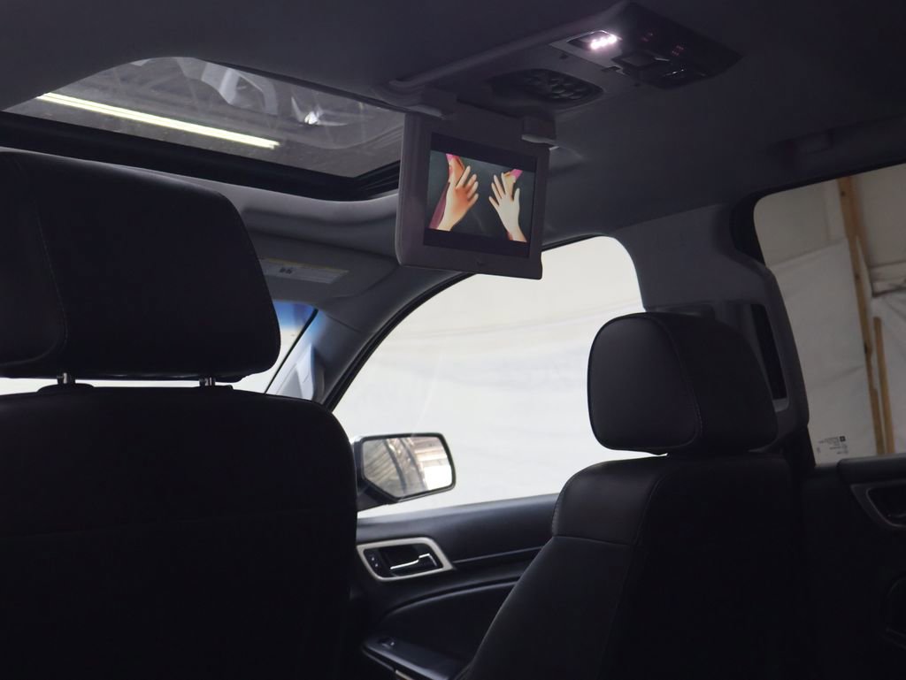 Used 2019 GMC Yukon Denali w/ Denali Ultimate Black Edition image 17