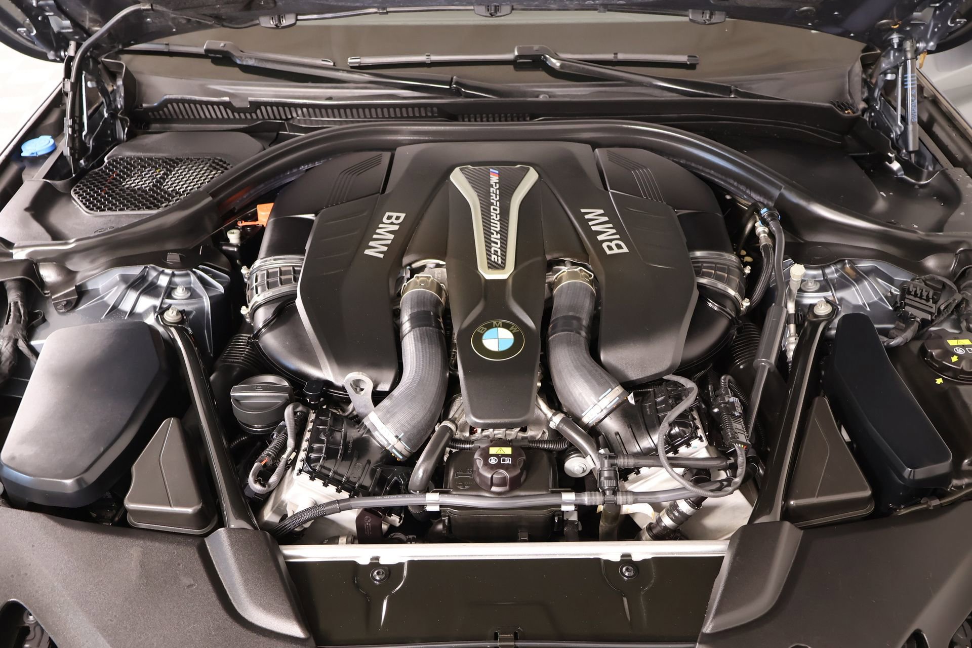 Used 2019 BMW M550i xDrive image 21