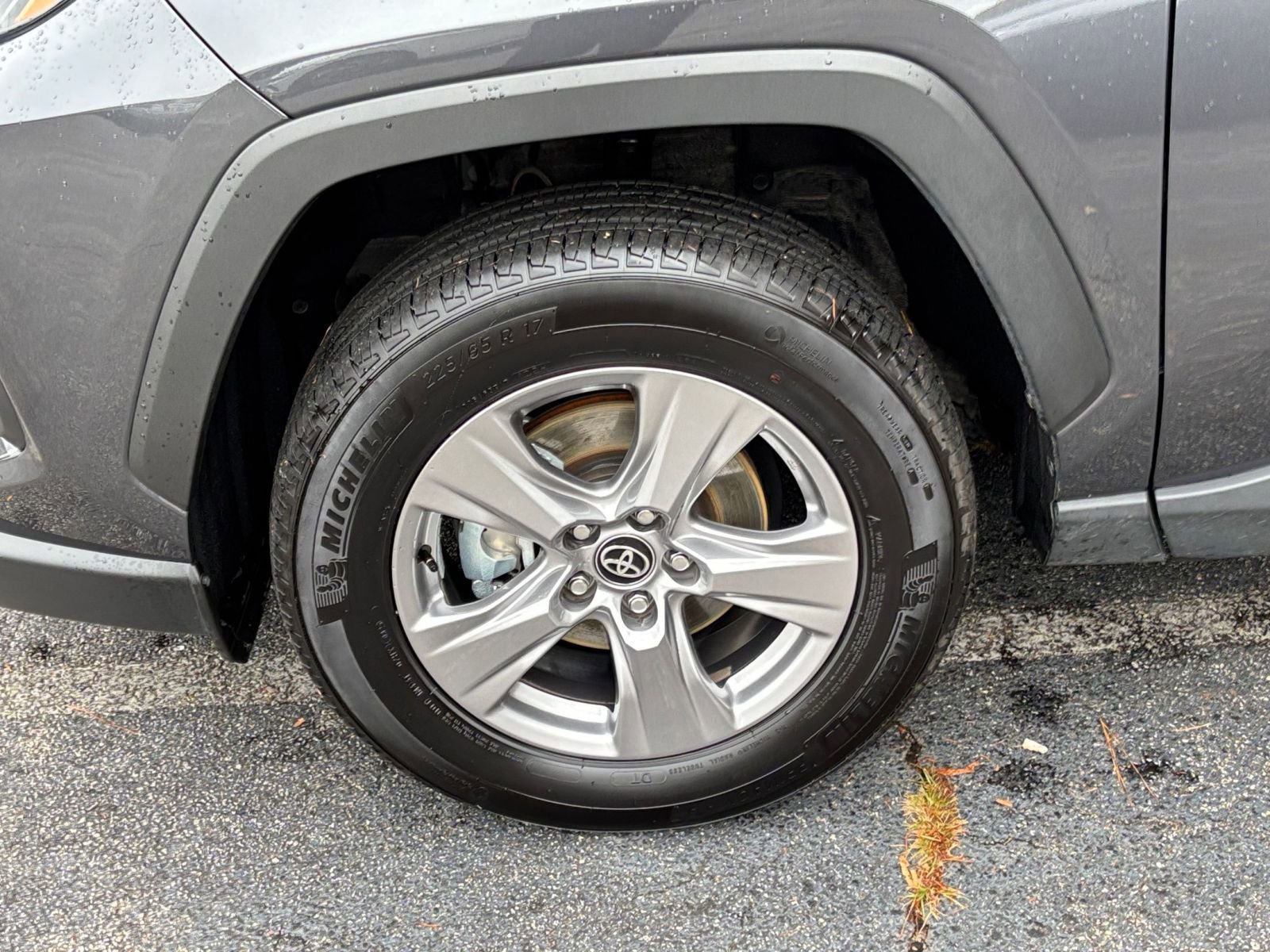 Used 2025 Toyota RAV4 XLE image 30