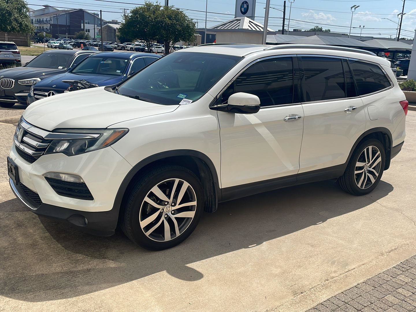 Used 2016 Honda Pilot Touring video 1