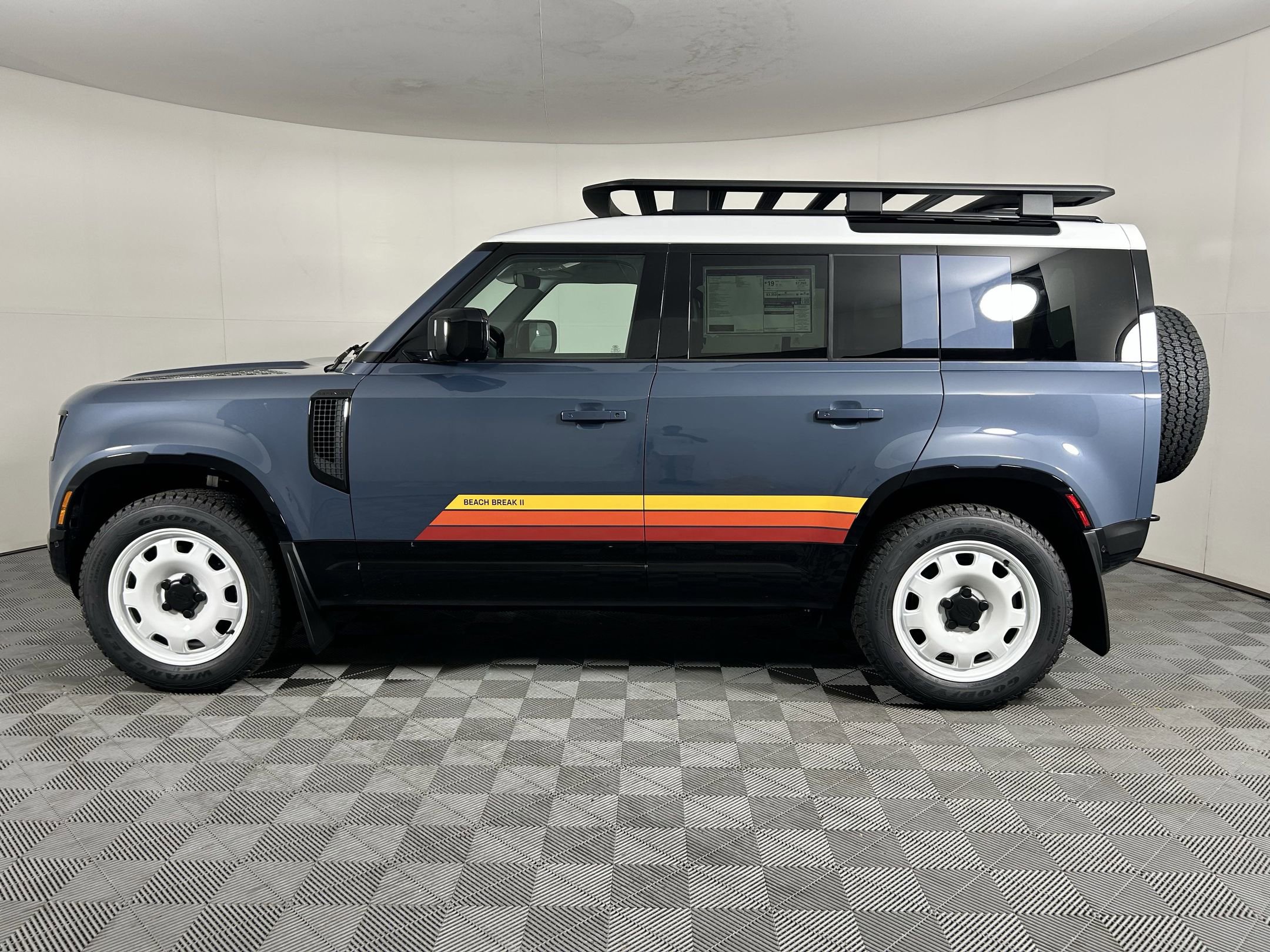 New 2025 Land Rover Defender 110 S image 2