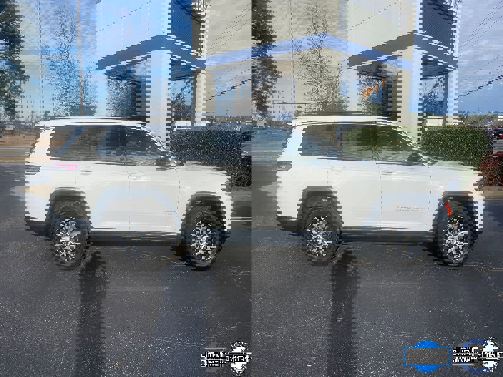 Used 2024 Jeep Grand Cherokee L Limited image 5