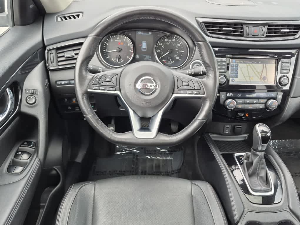 Used 2017 Nissan Rogue SL w/ SL Premium Package AWD/4WD image 8