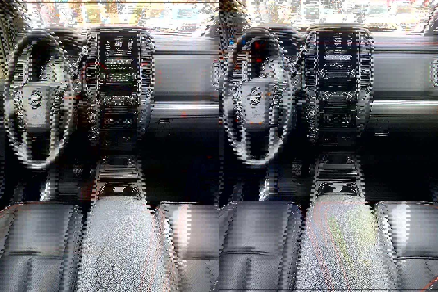 Used 2022 Nissan Titan PRO-4X w/ Pro-4x Convenience Package image 15