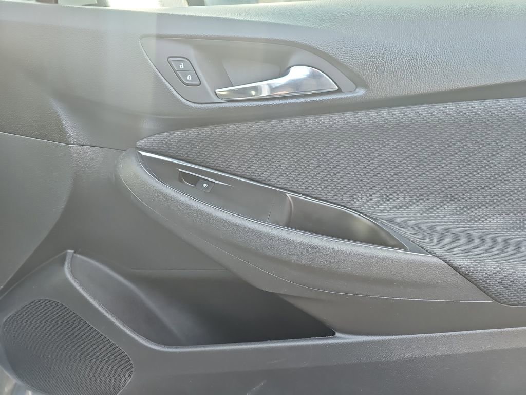 Used 2018 Chevrolet Cruze LT w/ Convenience Package image 19