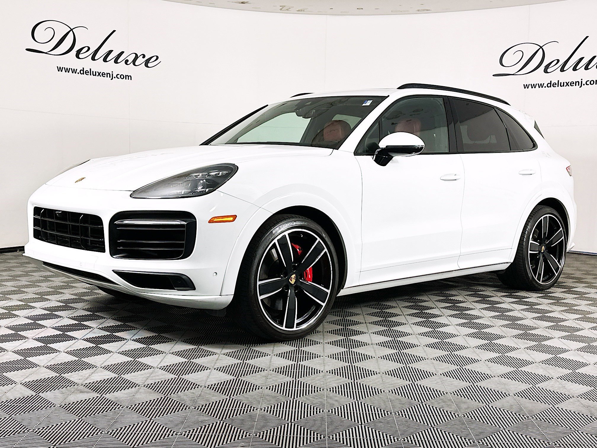 Used 2022 Porsche Cayenne GTS w/ Premium Package Plus AWD/4WD image 3