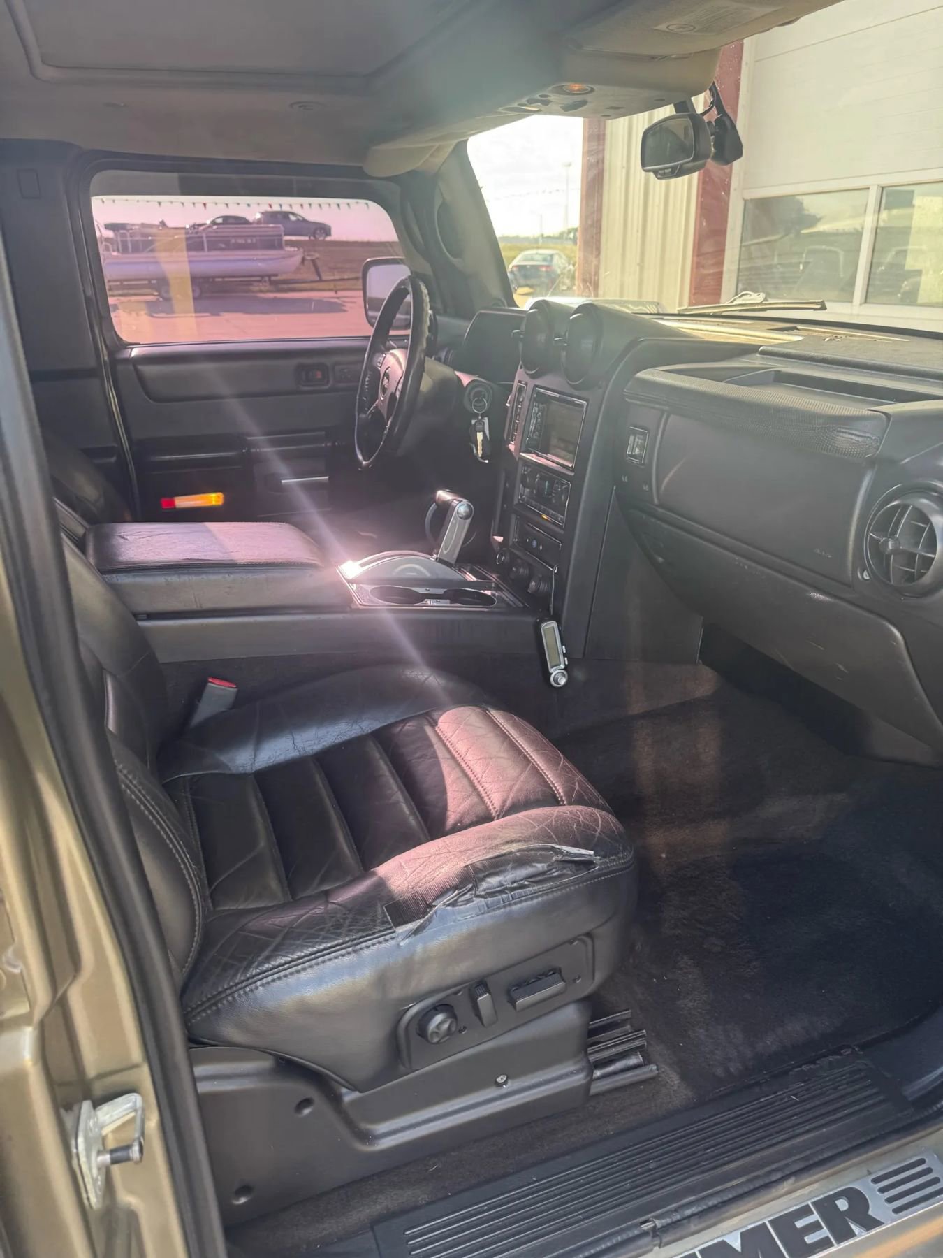 Used 2005 HUMMER H2 w/ Preferred Equipment Group image 18