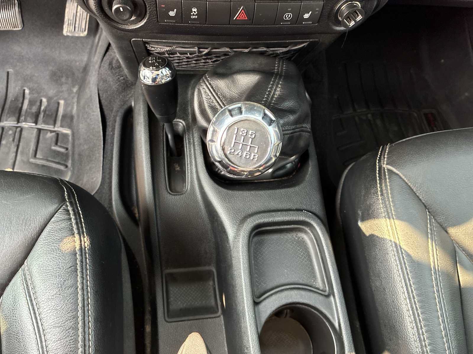Used 2017 Jeep Wrangler Sahara w/ Connectivity Group AWD/4WD image 20