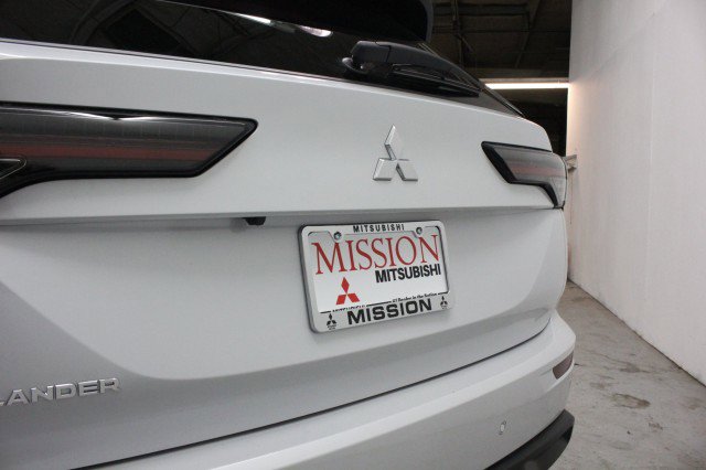 New 2026 Mitsubishi Outlander ES image 4