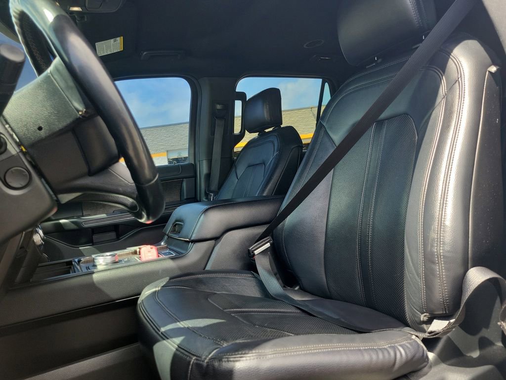 Used 2019 Ford Expedition Max Limited image 18