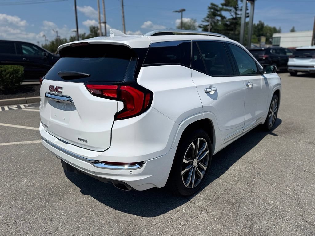 Used 2020 GMC Terrain Denali w/ Denali Premium Package AWD/4WD image 7