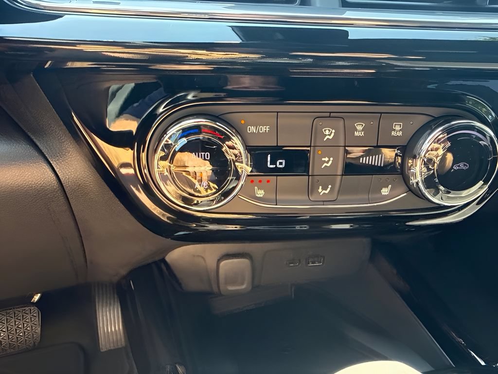 New 2026 Chevrolet Trax RS w/ Sunroof Package FWD image 20
